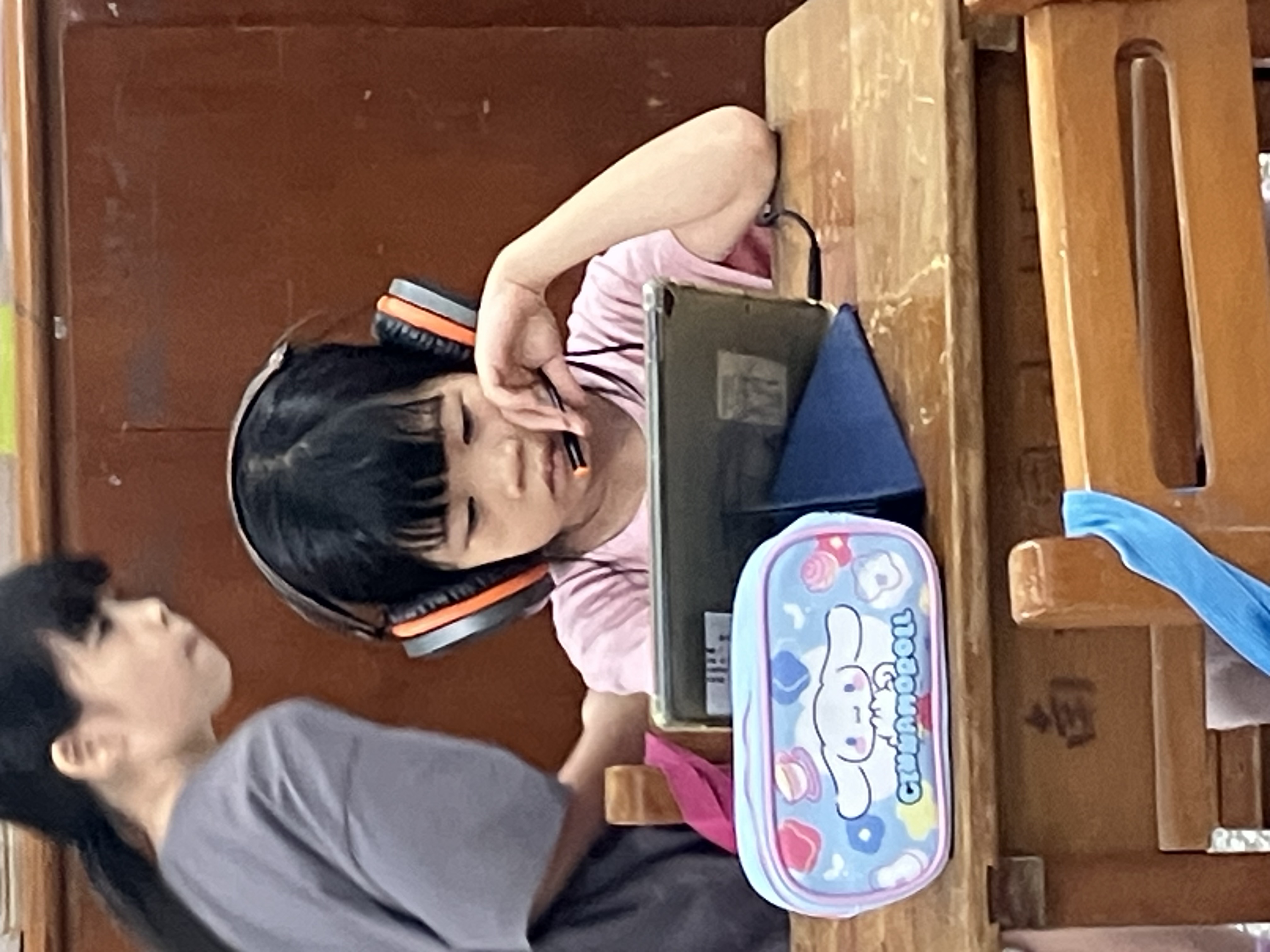 南和國小孩子課堂學習